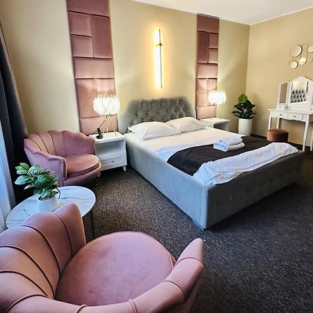 Rezydencja Rosato Mirkow Luaran gambar
